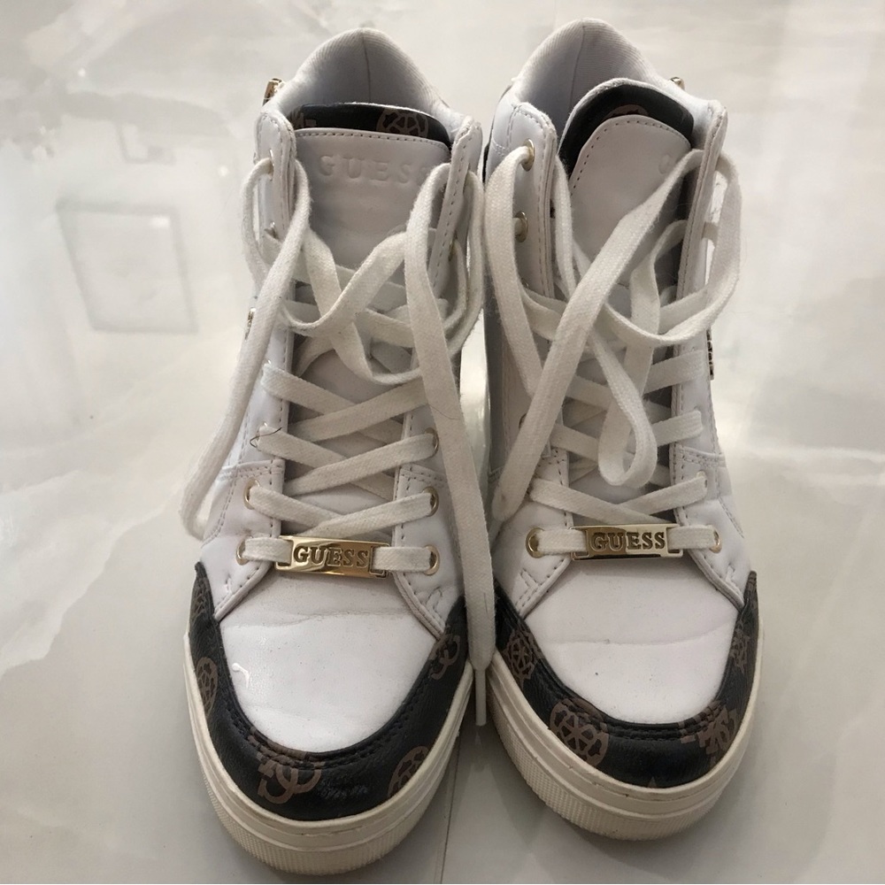 GUESS Women's White and Black Patterned Sneakers